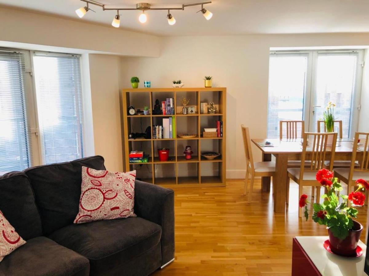Remarkable 2 Bed Apartment In Единбург Екстериор снимка