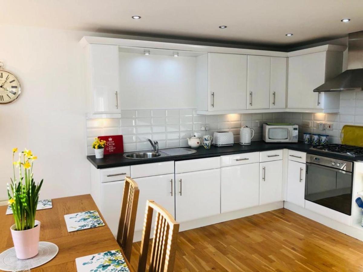 Remarkable 2 Bed Apartment In Единбург Екстериор снимка