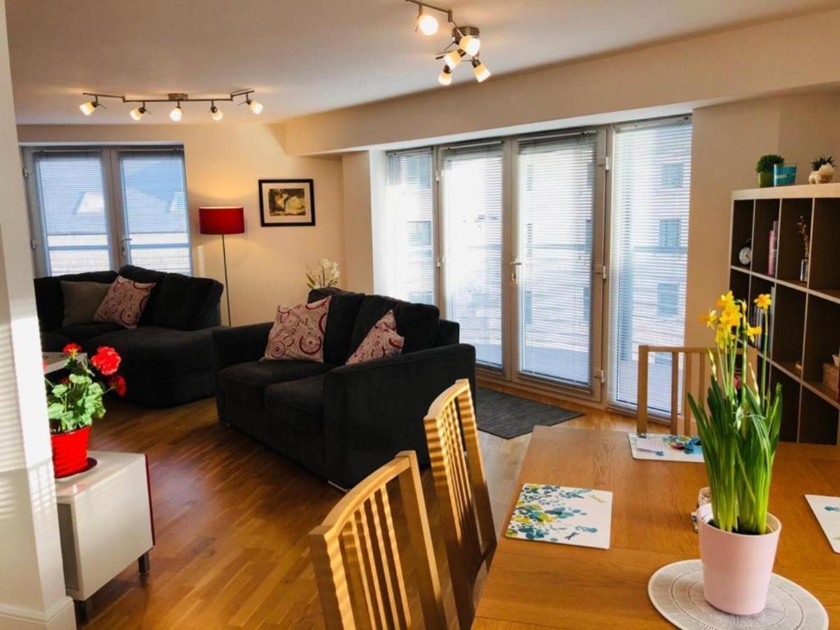 Remarkable 2 Bed Apartment In Единбург Екстериор снимка