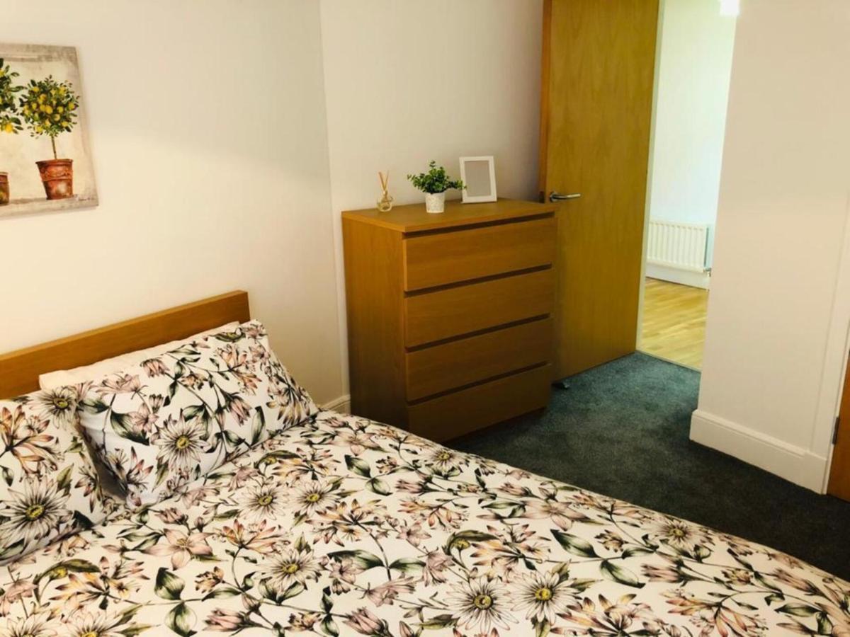 Remarkable 2 Bed Apartment In Единбург Екстериор снимка