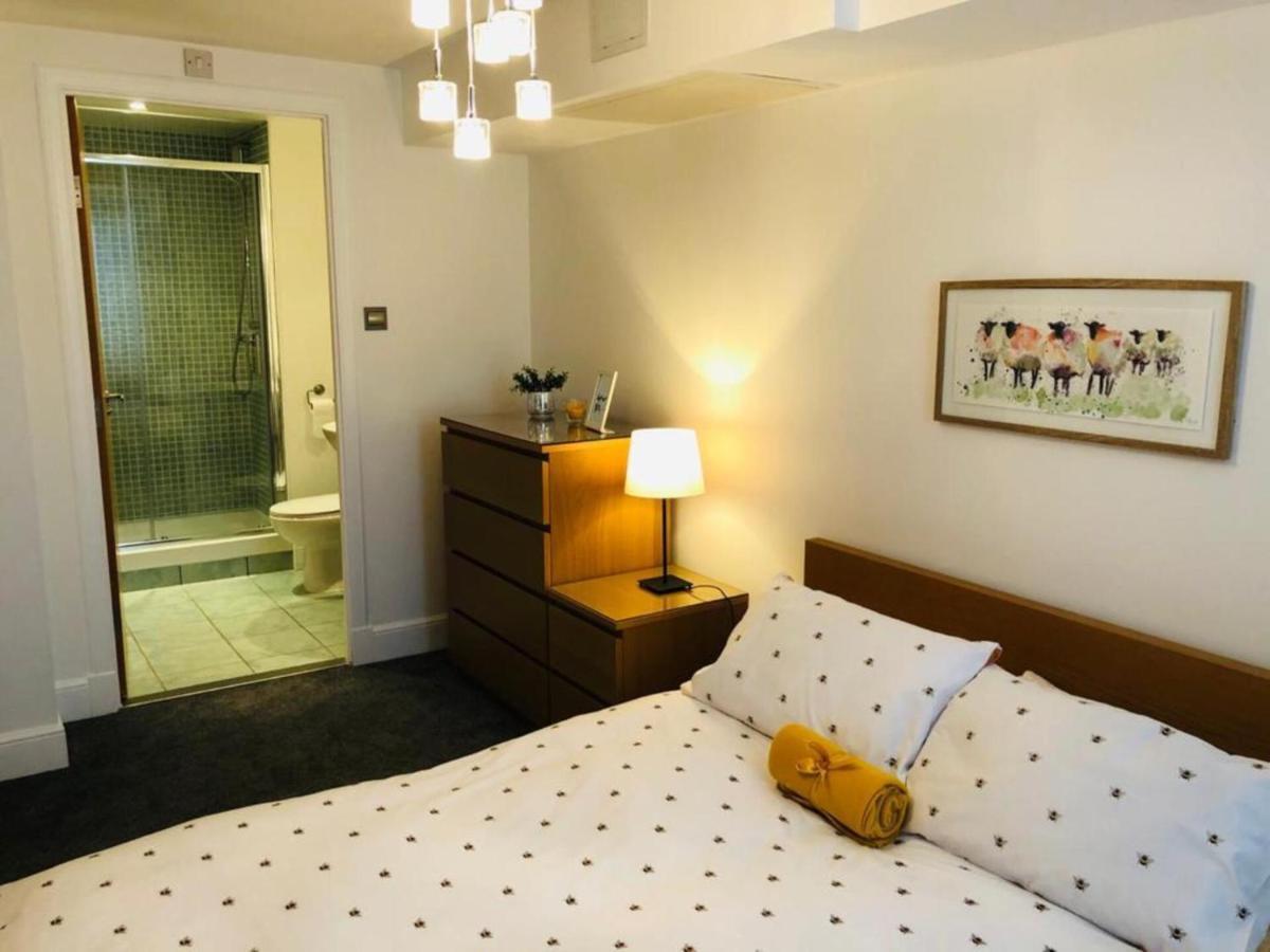 Remarkable 2 Bed Apartment In Единбург Екстериор снимка